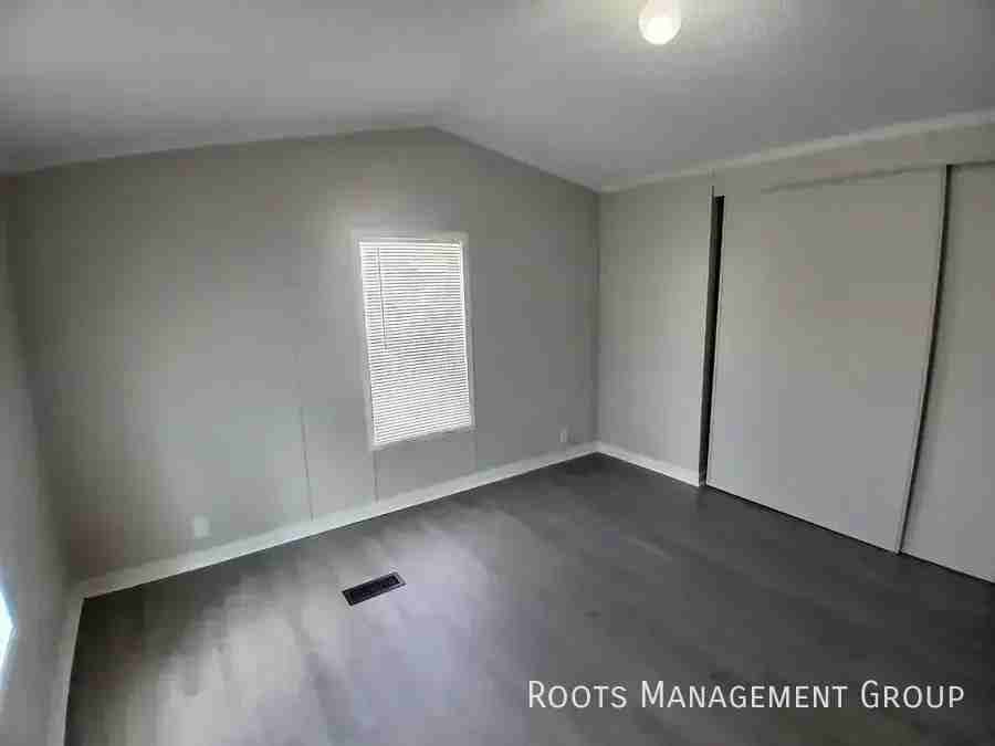 311 Carriage Lane Est #311 - Photo 4 of 12