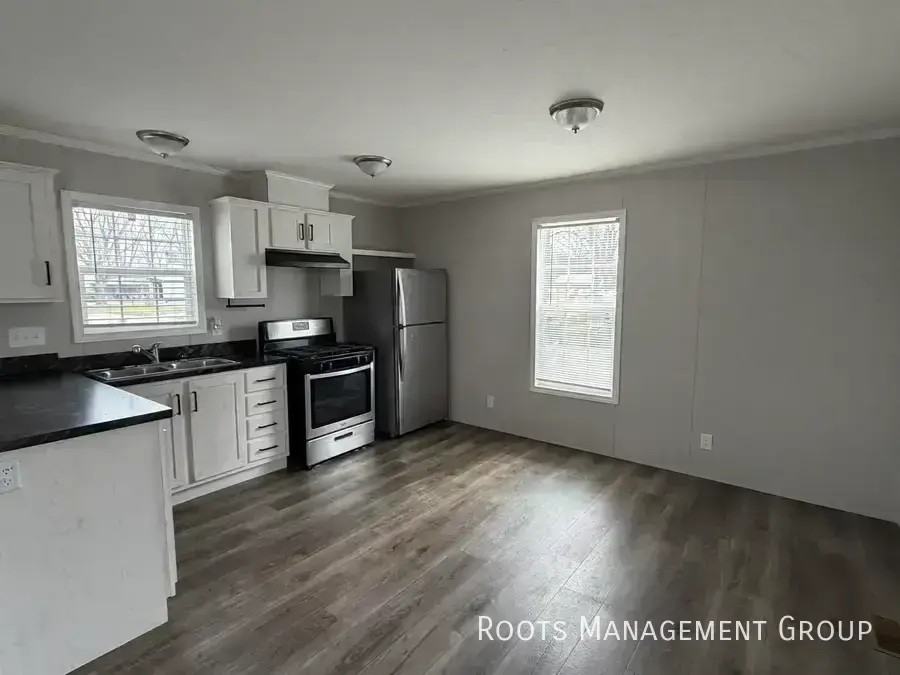 307 Carriage Lane Est #307 - Photo 3 of 11