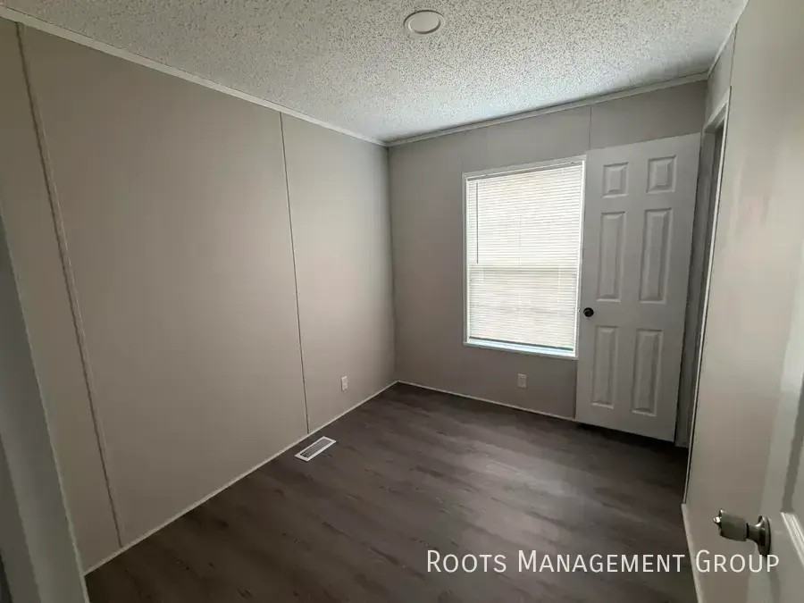 302 Carriage Lane Est #302 - Photo 5 of 13