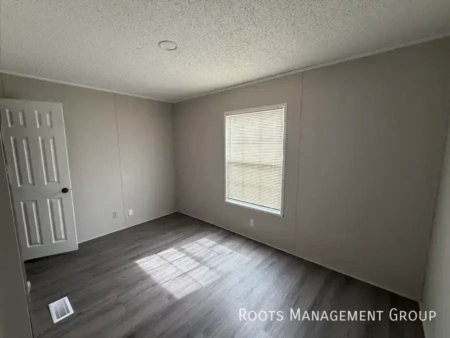 302 Carriage Lane Est #302 - Photo 6 of 13