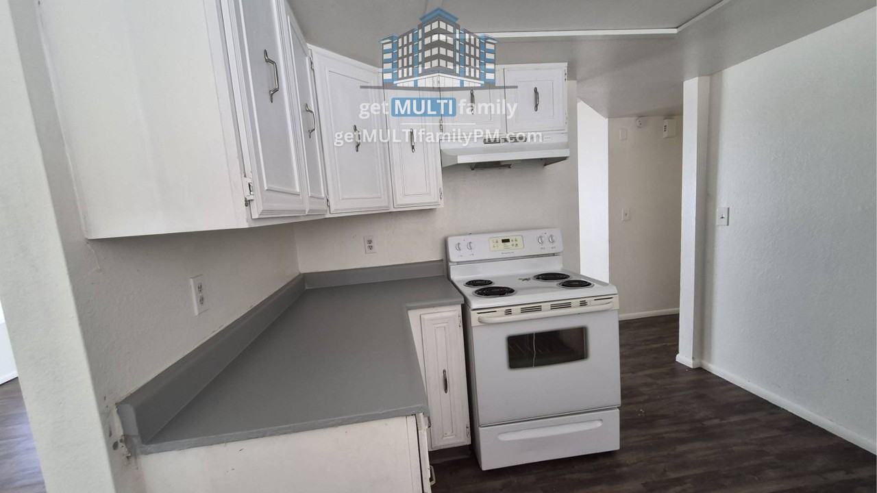 334 N Mcqueen Rd #A - Photo 5 of 35