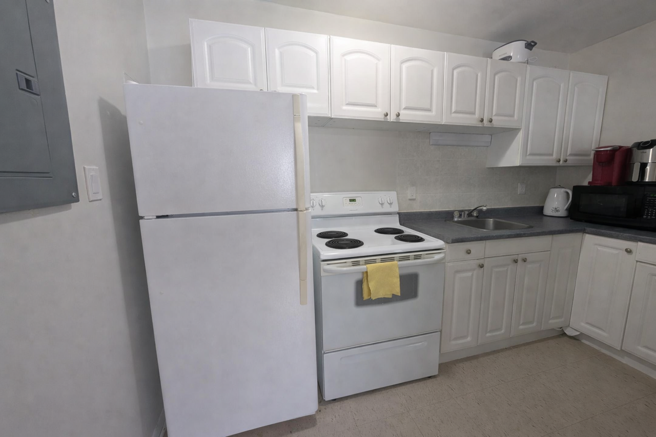 196 Concession St - Photo 2 of 11