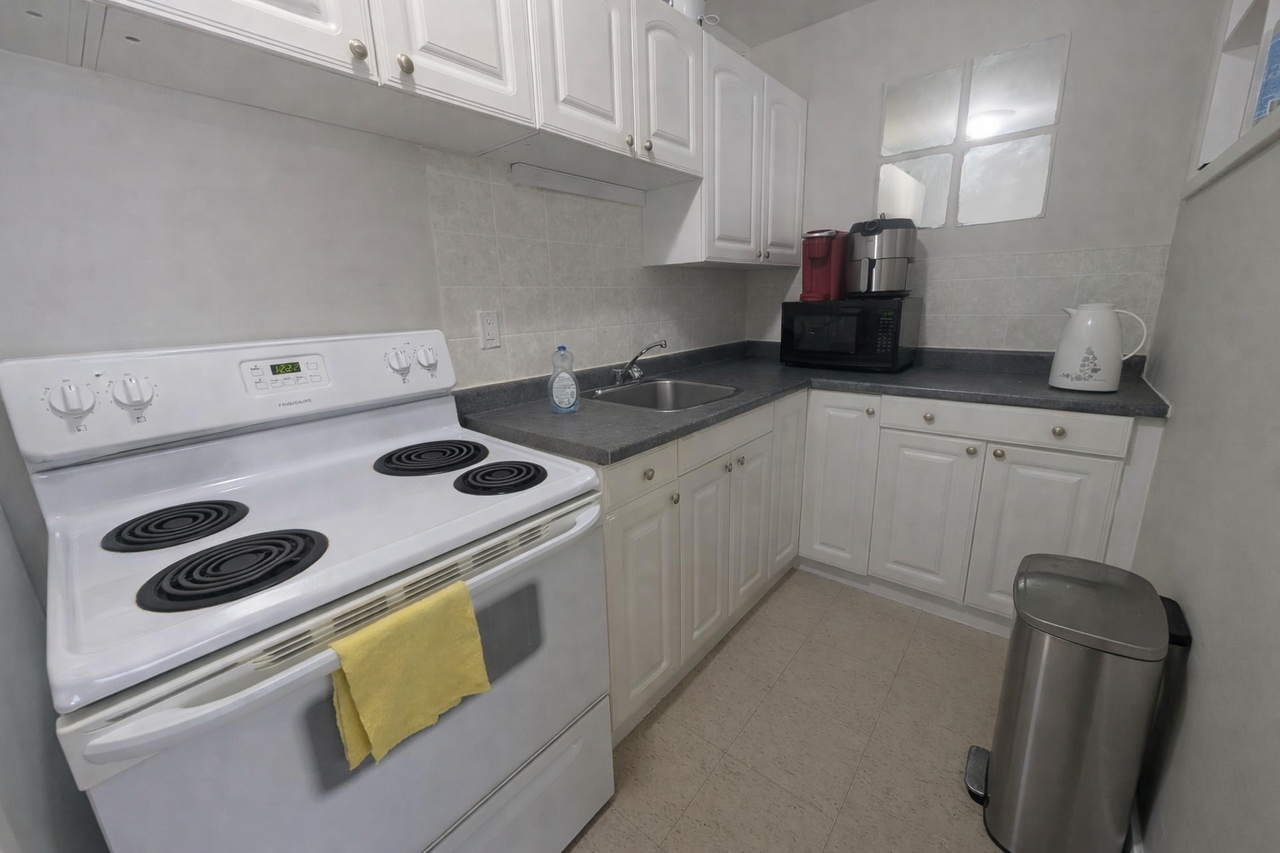 196 Concession St - Photo 3 of 11