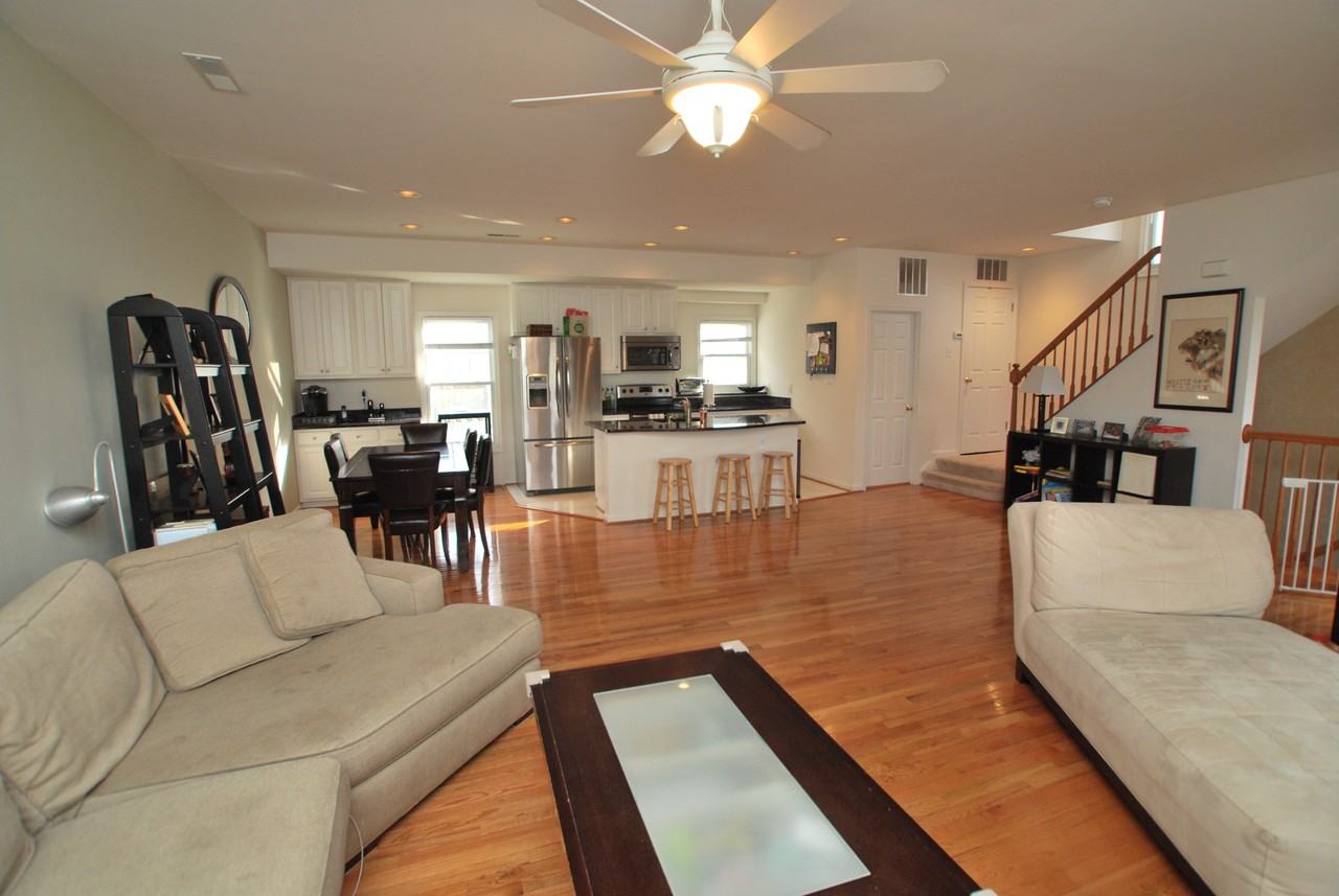 686 Heathwalk Mews - Photo 2 of 9