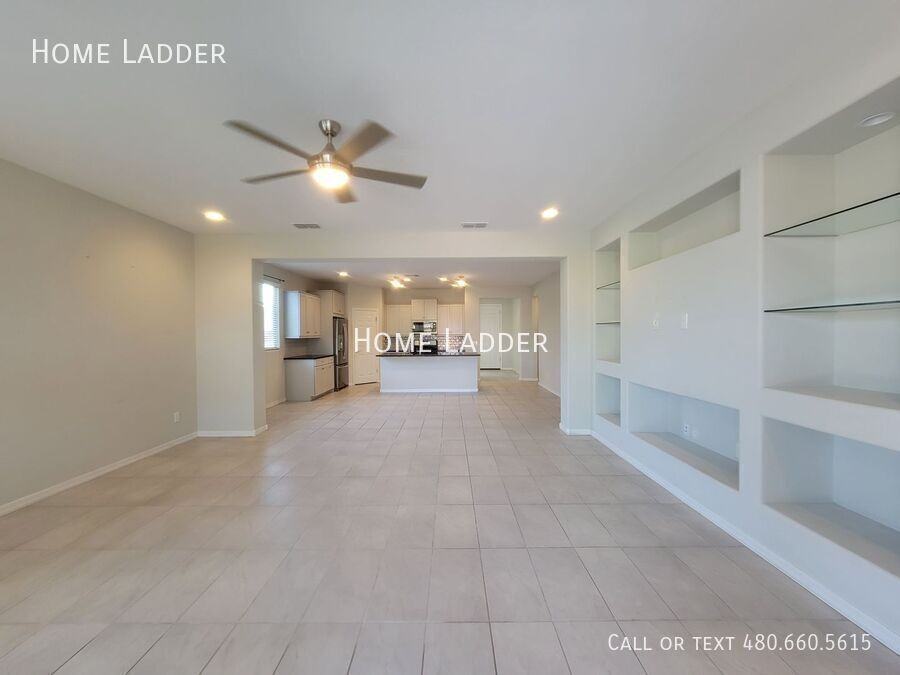 25932 W Quail Ave - Photo 5 of 21