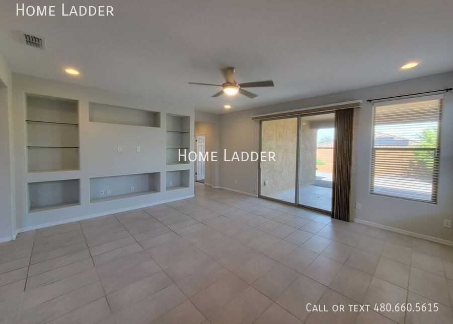 25932 W Quail Ave - Photo 6 of 21