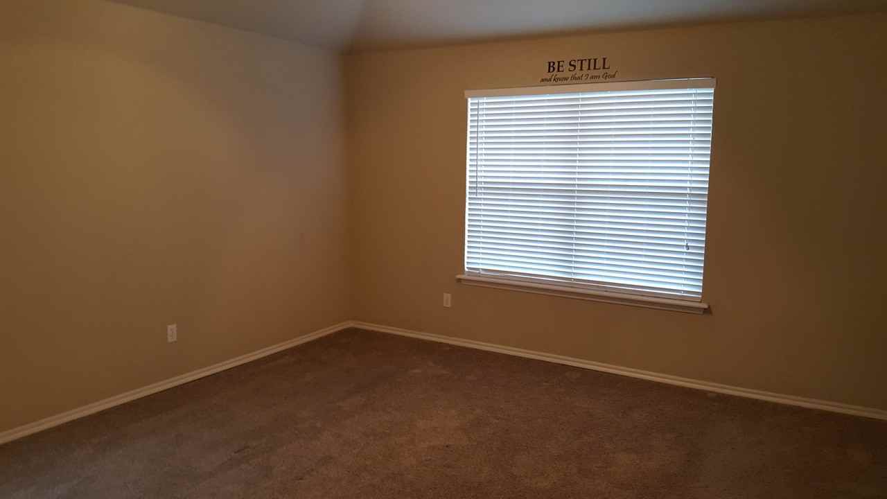 1533 Nw 124th St - Photo 7 of 10