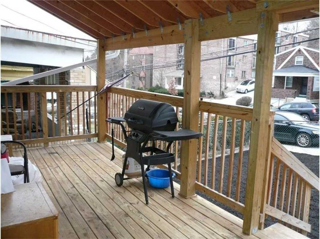 154 Robinson St - Photo 2 of 7