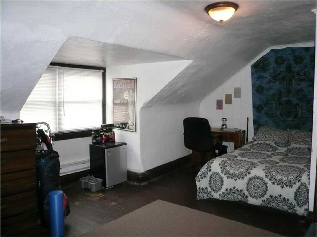 154 Robinson St - Photo 5 of 7