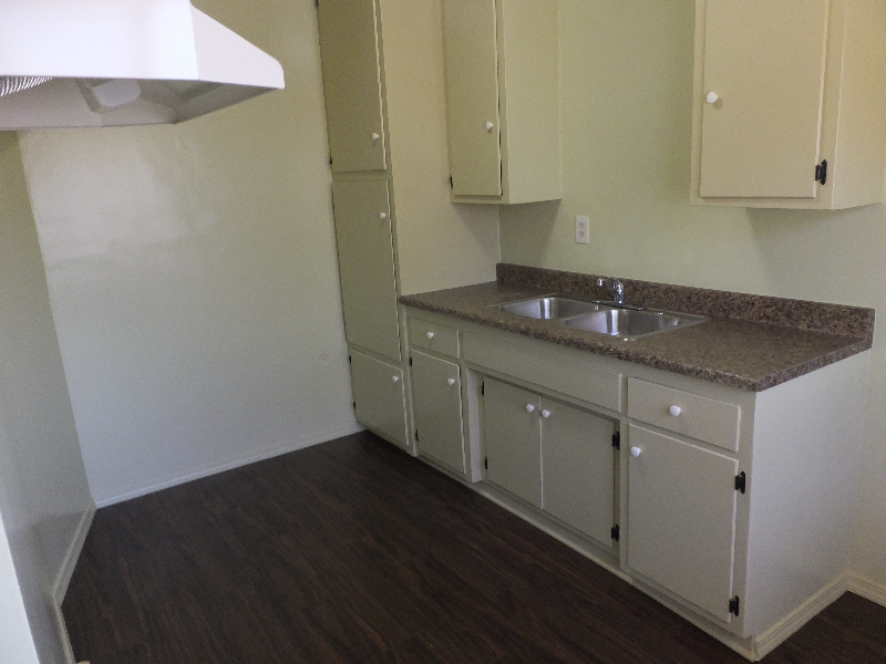 5230 Long Beach Blvd - Photo 3 of 15