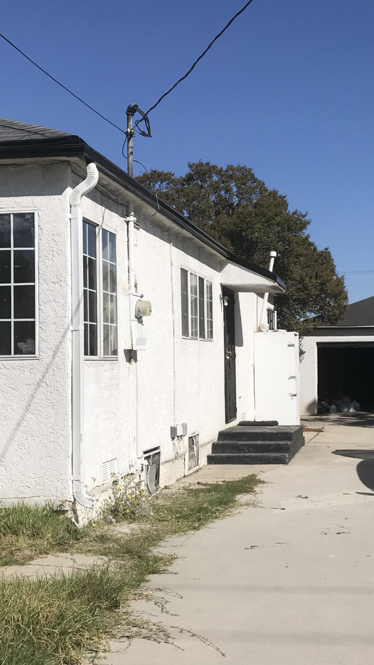 1423 W 106th St - Photo 2 of 2