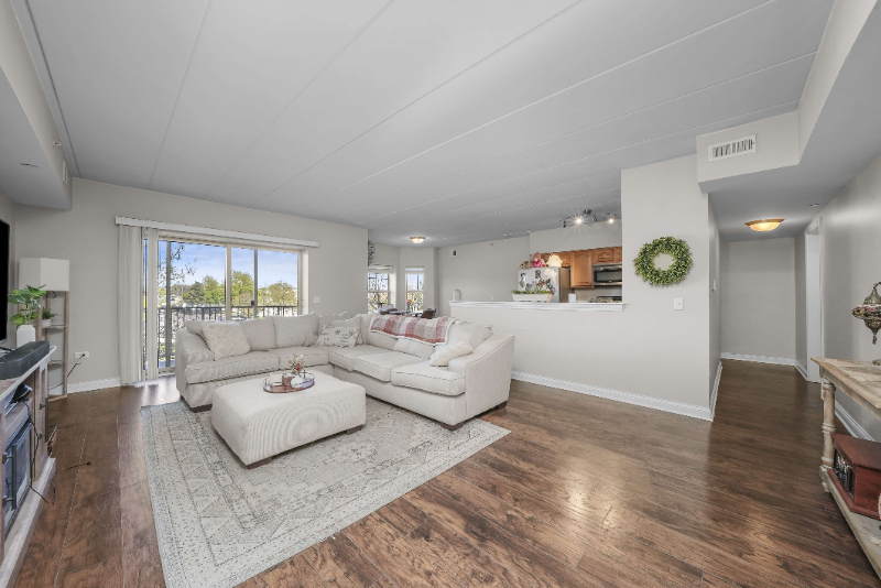 7250 W 157th St #307 - Photo 4 of 34