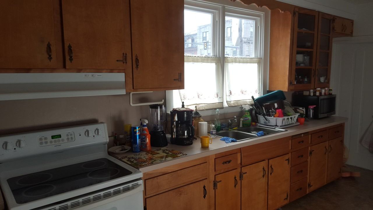 404 N 10th St - Photo 2 of 8