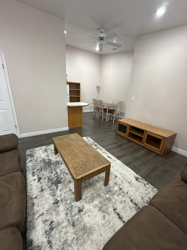 1559 N Riverside Ave #10 - Photo 4 of 13