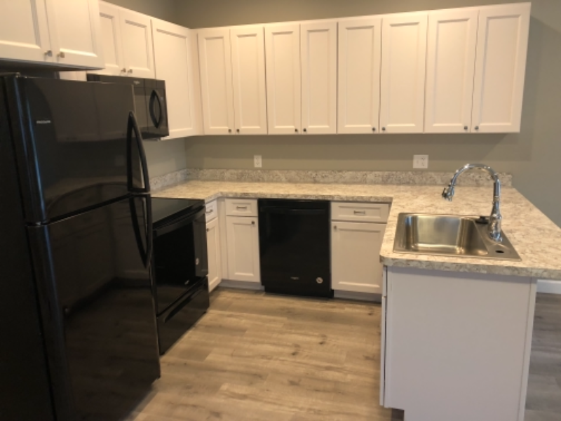 628 Davis St - Photo 4 of 17