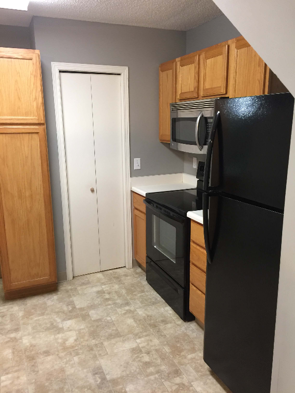 1323 Se Delaware Ave #9 - Photo 3 of 13