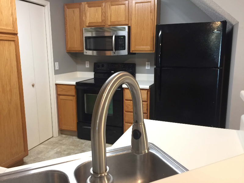 1323 Se Delaware Ave #9 - Photo 4 of 13