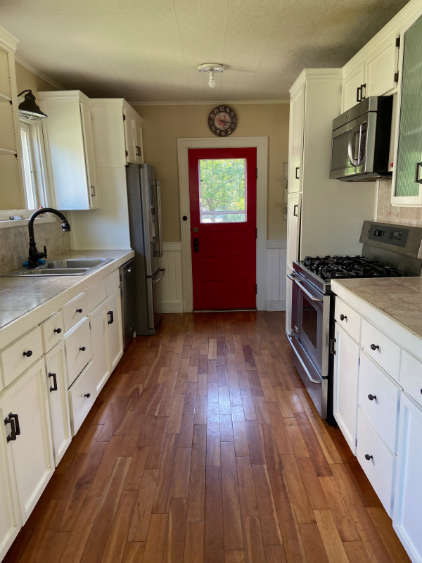 307 W 8th St - Photo 3 of 17