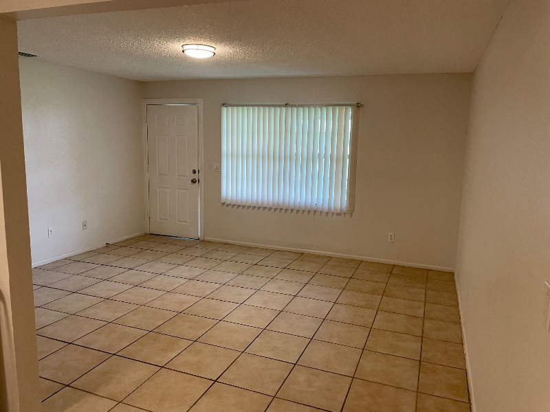 1936 Wolford Rd - Photo 3 of 6