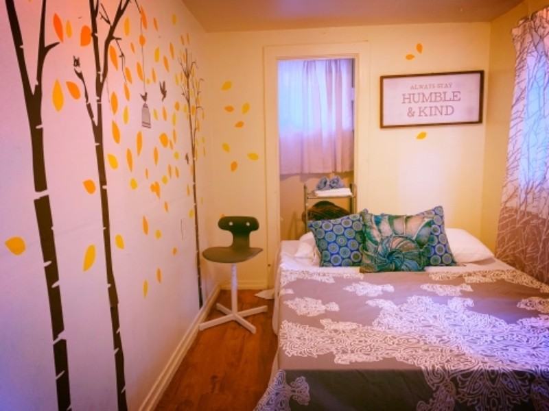 1008 E John St #2 - Photo 3 of 21