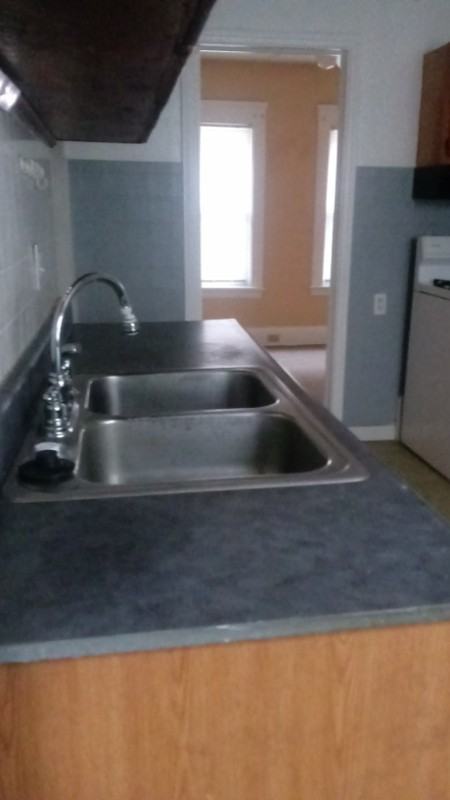 1013 Nathaniel Spacious Rooms - Photo 5 of 11