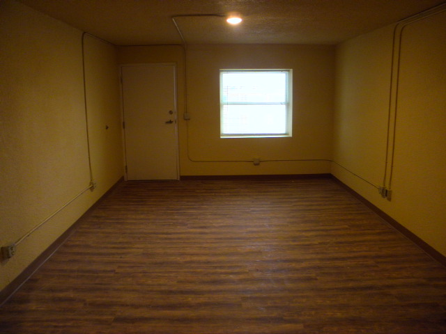 3713 E Ross Pkwy #200 - Photo 5 of 6