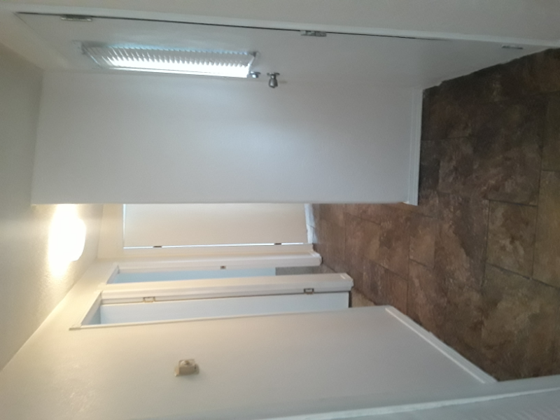 503 Uhland Rd - Photo 6 of 26