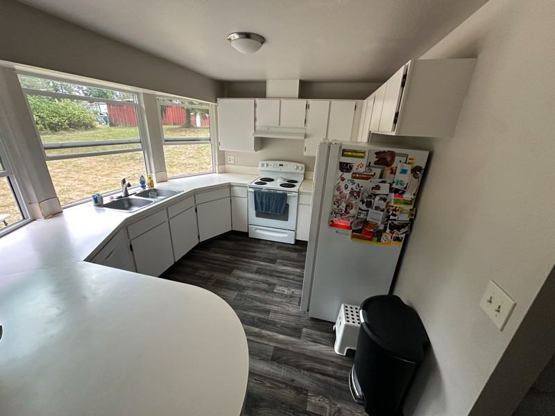 2621 80th St E - Photo 5 of 11