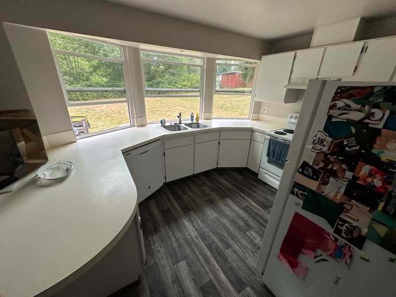 2621 80th St E - Photo 7 of 11