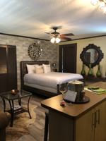 featured image of 600 Oakridge Blvd