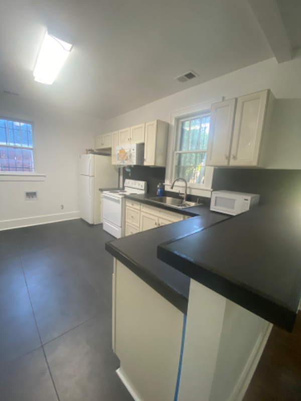 1914A Calvert St - Photo 2 of 15
