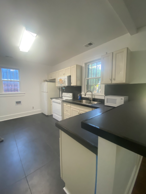 1914A Calvert St - Photo 3 of 15
