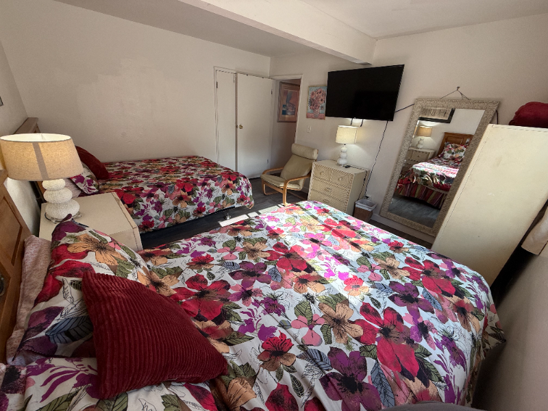 822 Island Ct - Photo 5 of 39