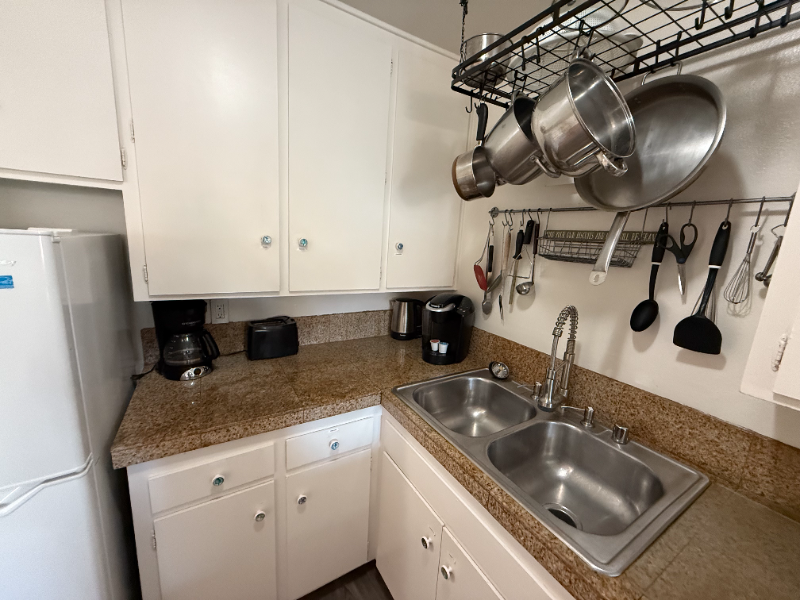 822 Island Ct - Photo 5 of 37