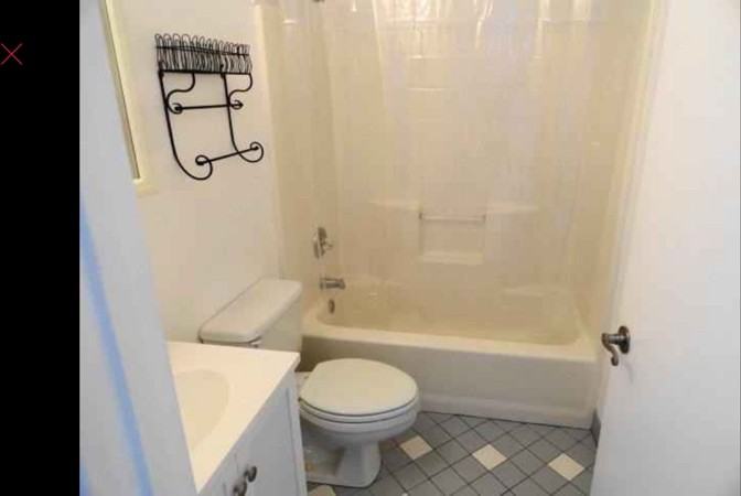 720 Ne 11th Ave #2 - Photo 4 of 6