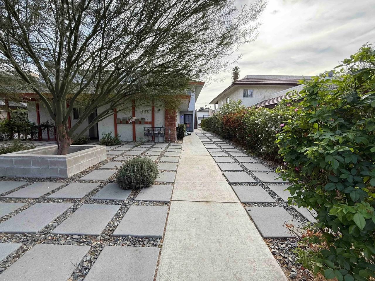 821 Karma Ct #D - Photo 2 of 26