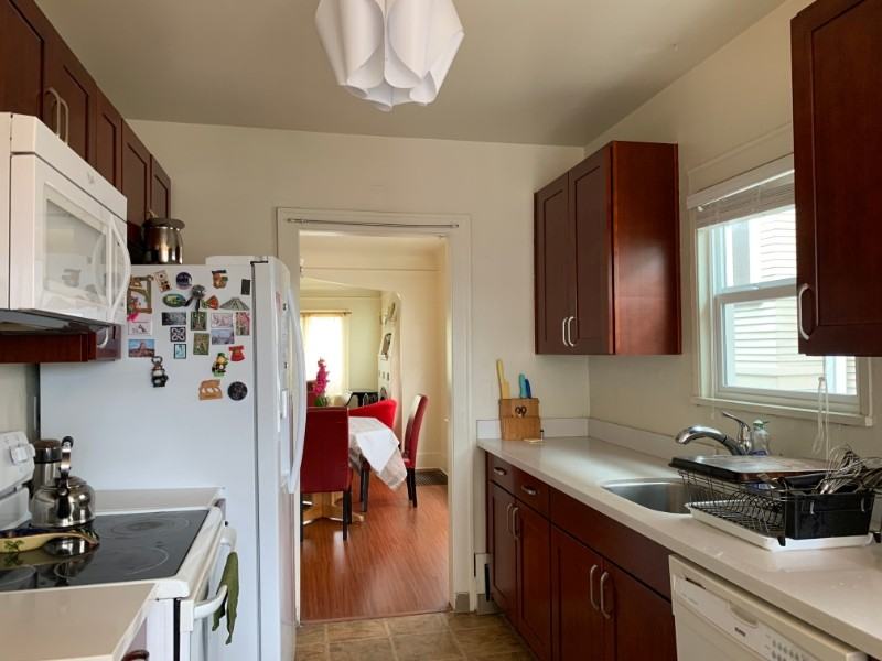 2401 Boylston Ave E - Photo 6 of 12