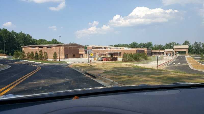 404 Saint Claire Dr - Photo 7 of 25