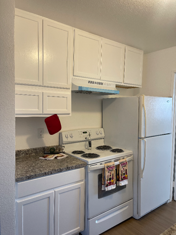 1479 Elder Ave - Photo 5 of 11