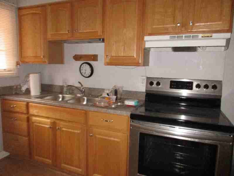 1795 Northwest Ct #B - Photo 3 of 7