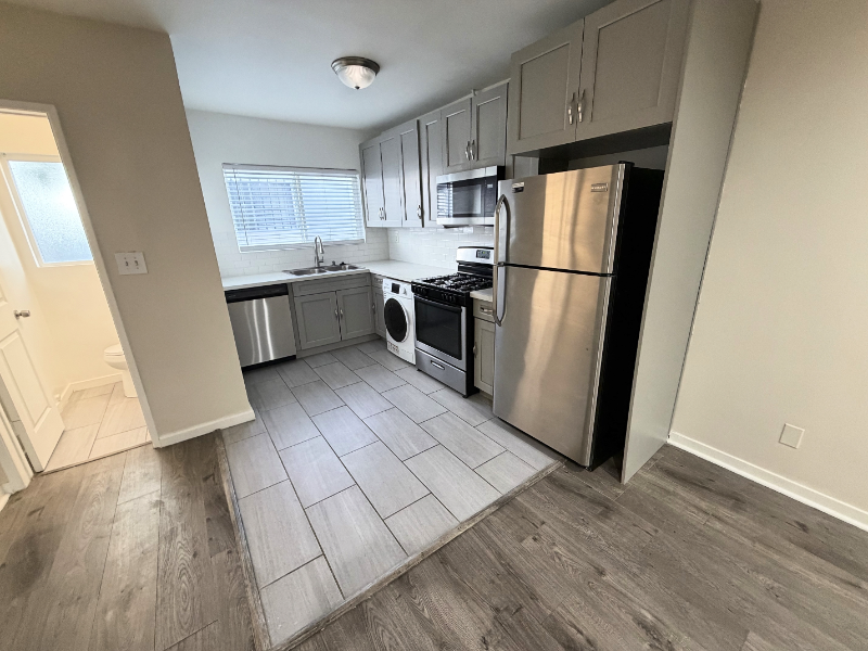 1444 15th St #2 - Photo 4 of 25