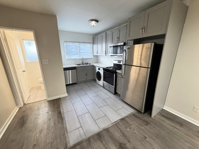 1444 15th St #2 - Photo 5 of 25