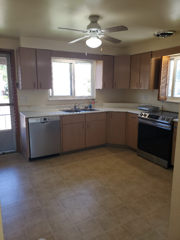 239 Boden Ave - Photo 7 of 18