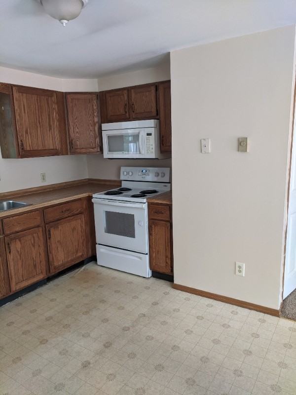 89 Jacks Dr #2 - Photo 3 of 13