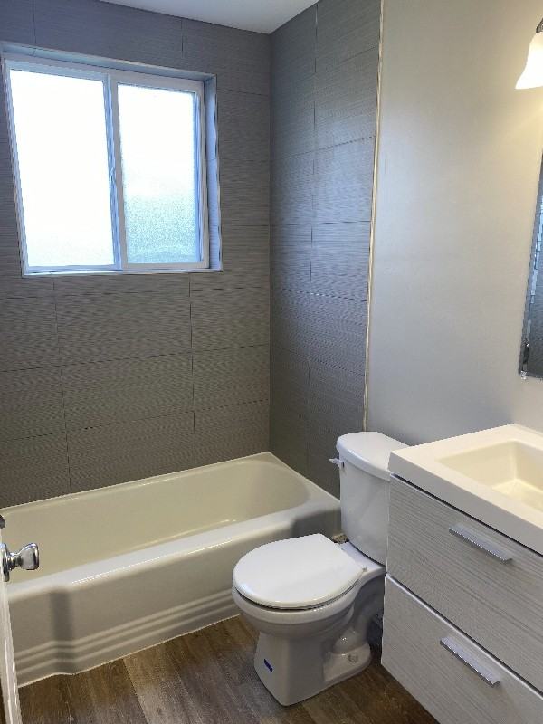 3653 Mozart Ave - Photo 3 of 3