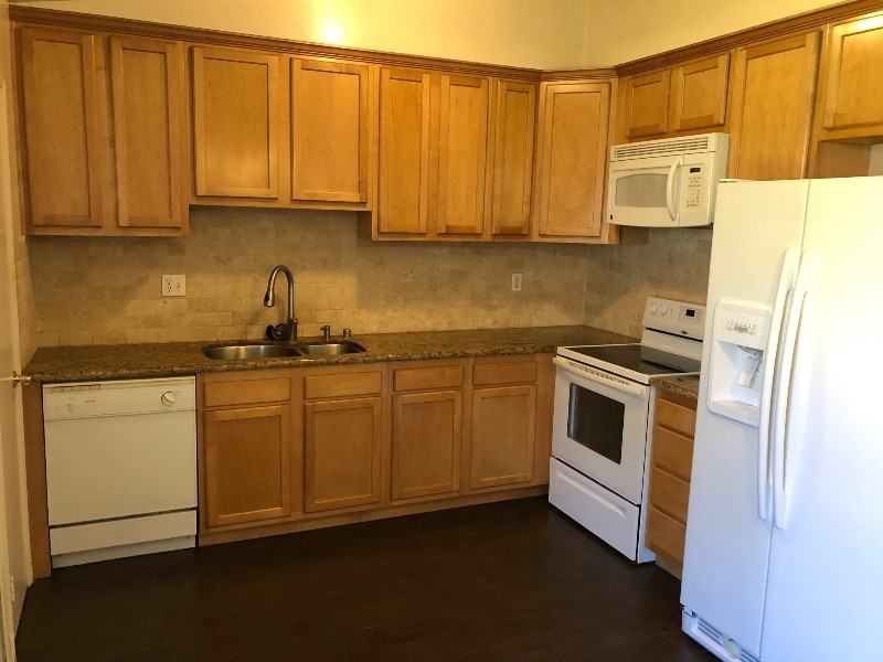 26042 Serrano Ct - Photo 2 of 4