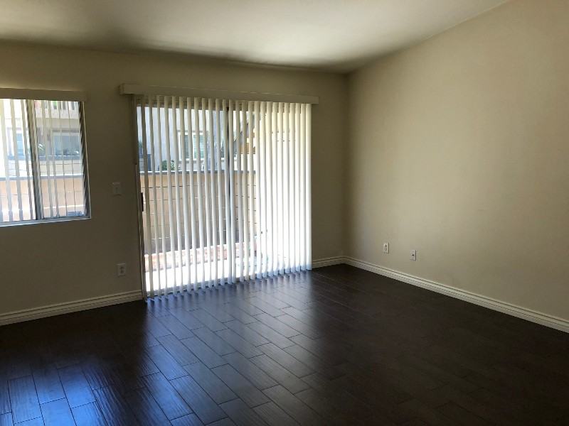 26042 Serrano Ct - Photo 3 of 4