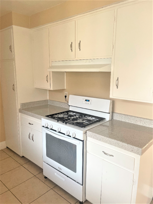 550 Silverwood Ave #D - Photo 5 of 14
