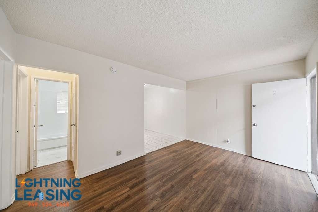 8633 Denver Ave #2 - Photo 3 of 11