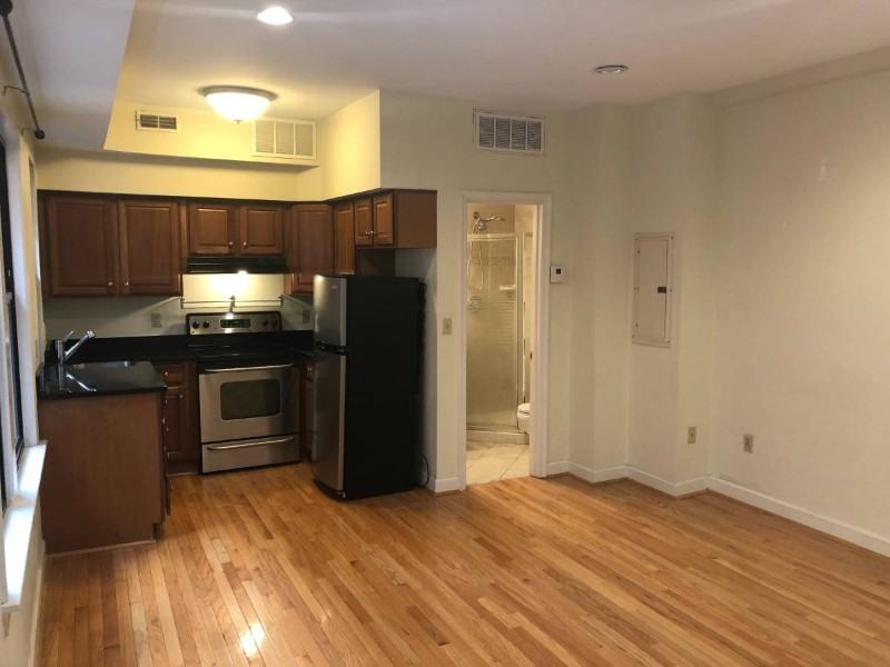 1321 Fairmont St Nw - Photo 3 of 12